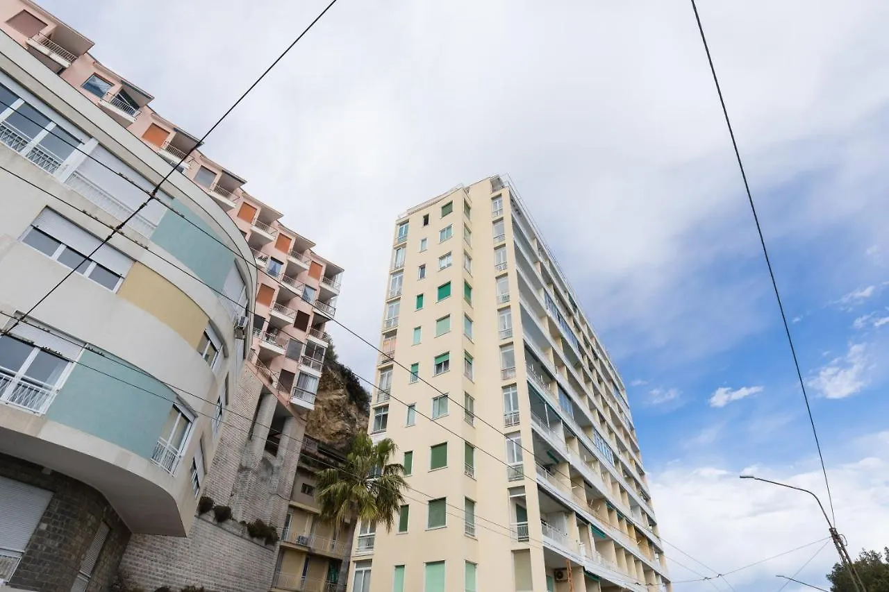 163 - Sunshine Suite 4 Fronte Vista Mare, 100M Spiaggia Sanremo 0*,