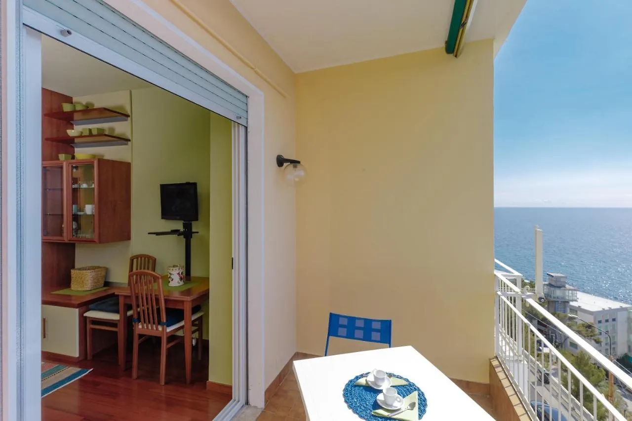 Apartment 163 - Sunshine Suite 4 Fronte Vista Mare, 100M Spiaggia Sanremo Italy